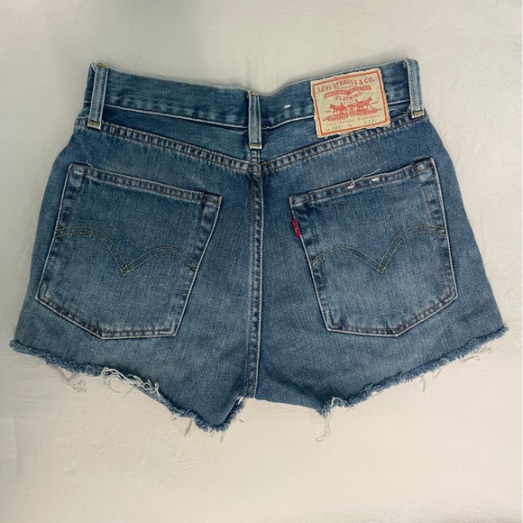Levi’s 701 Denim Shorts High-Waist - Picture 2 of 4